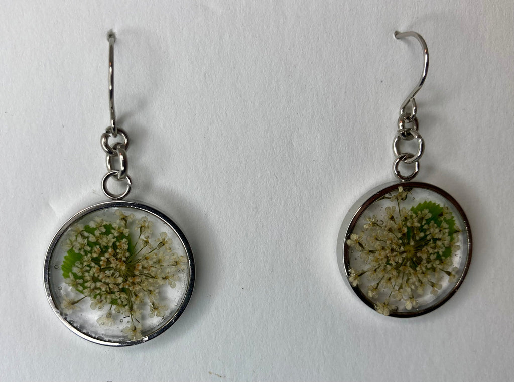 Dried Flower Resin Jewelry: Earrings & Necklaces