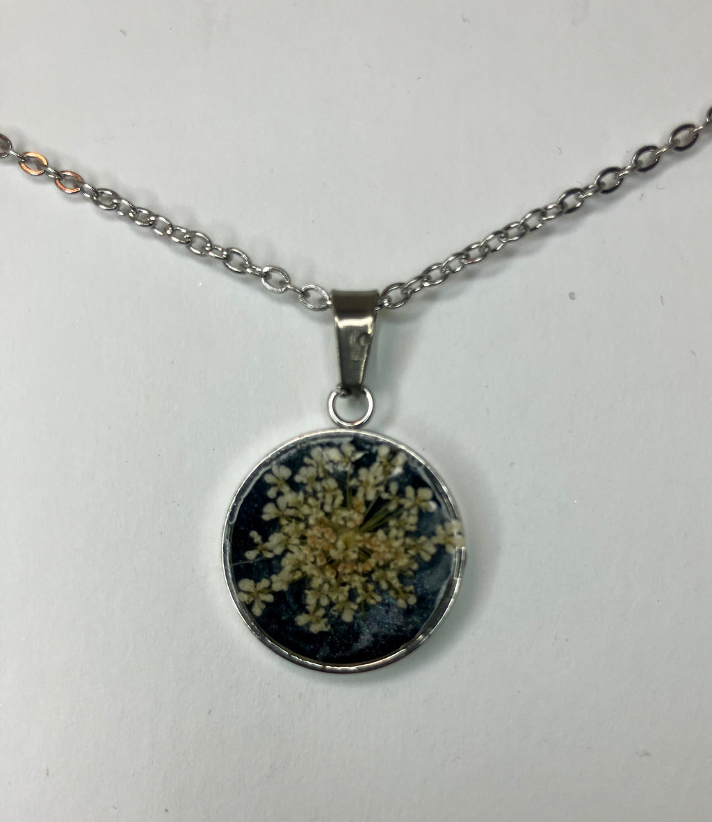 Dried Flower Resin Jewelry: Earrings & Necklaces