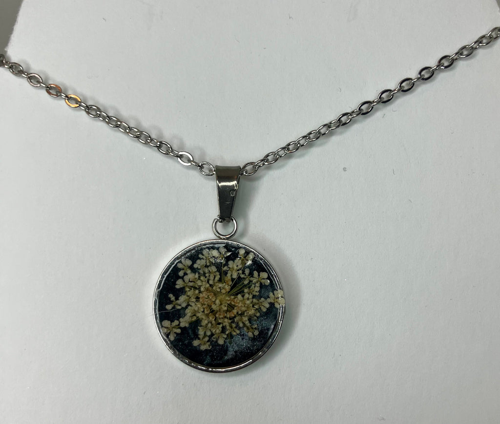 Dried Flower Resin Jewelry: Earrings & Necklaces
