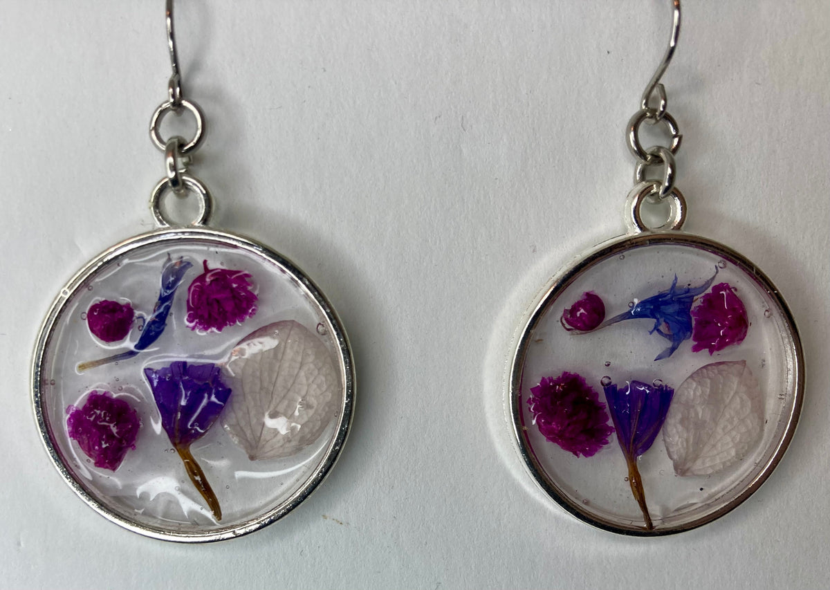 Dried Flower Resin Jewelry: Earrings & Necklaces