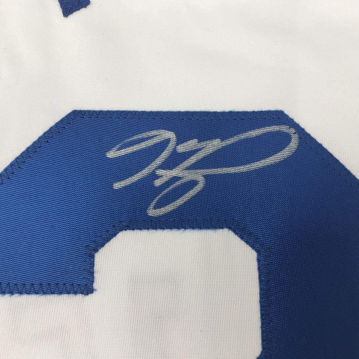 Framed Autographed/Signed Mike Piazza 35x39 Los Angeles LA White Baseball Jersey Beckett BAS COA