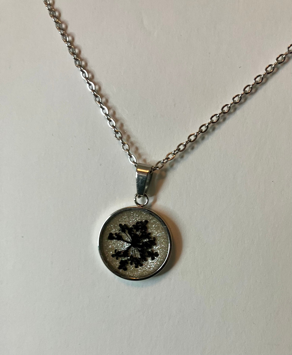 Dried Flower Resin Jewelry: Earrings & Necklaces