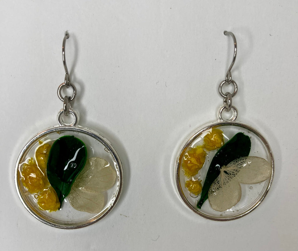 Dried Flower Resin Jewelry: Earrings & Necklaces