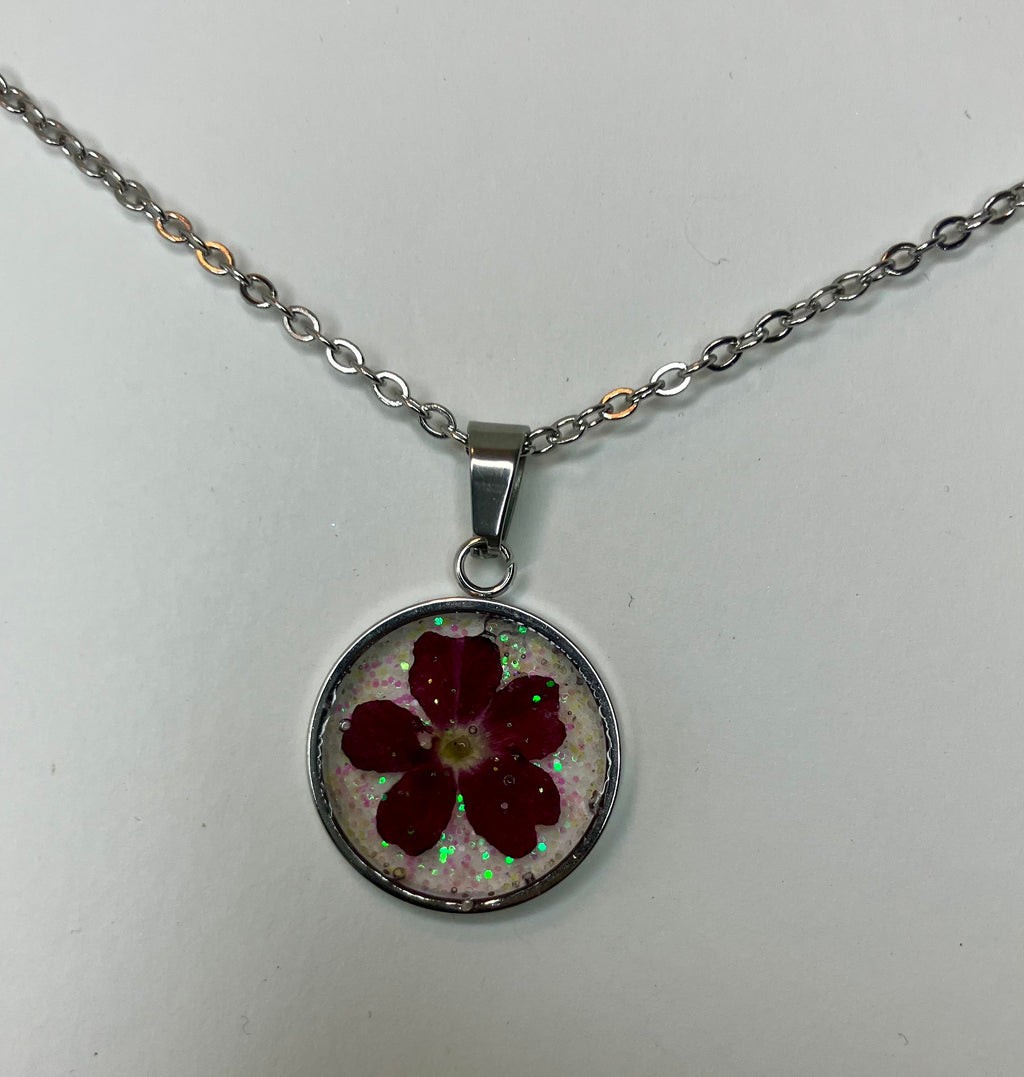 Dried Flower Resin Jewelry: Earrings & Necklaces