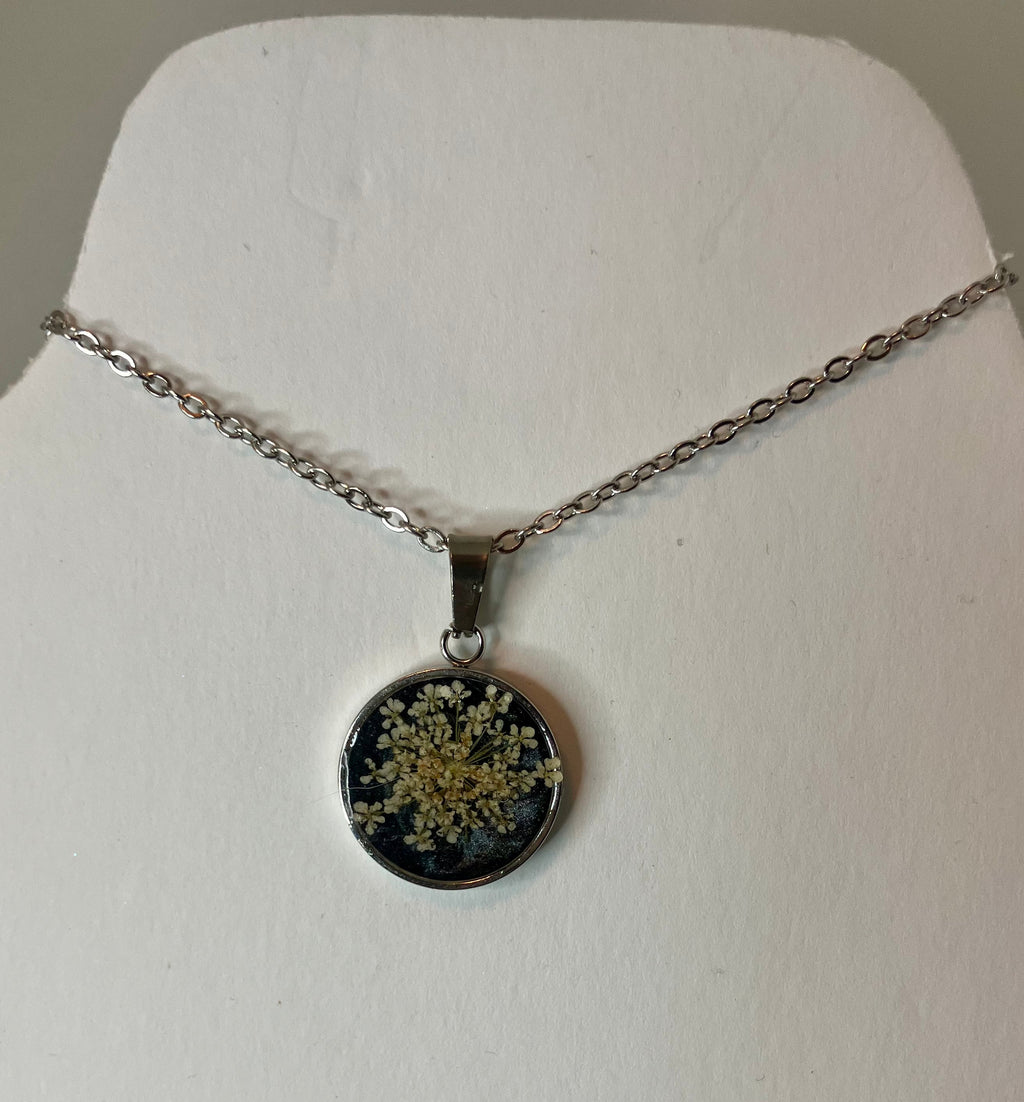 Dried Flower Resin Jewelry: Earrings & Necklaces