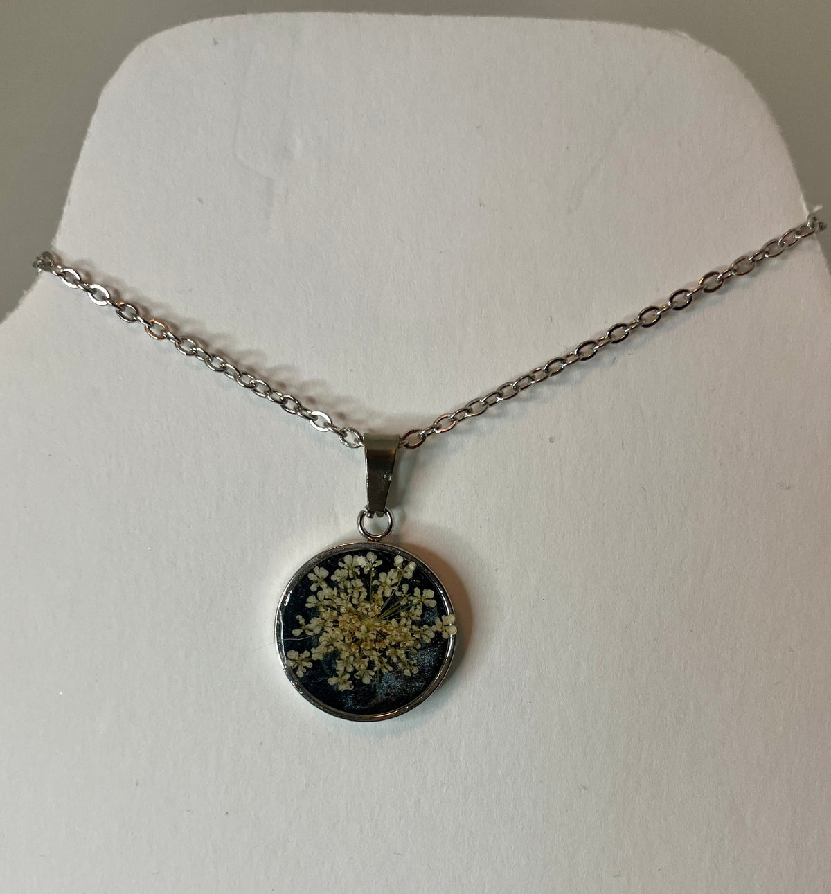 Dried Flower Resin Jewelry: Earrings & Necklaces