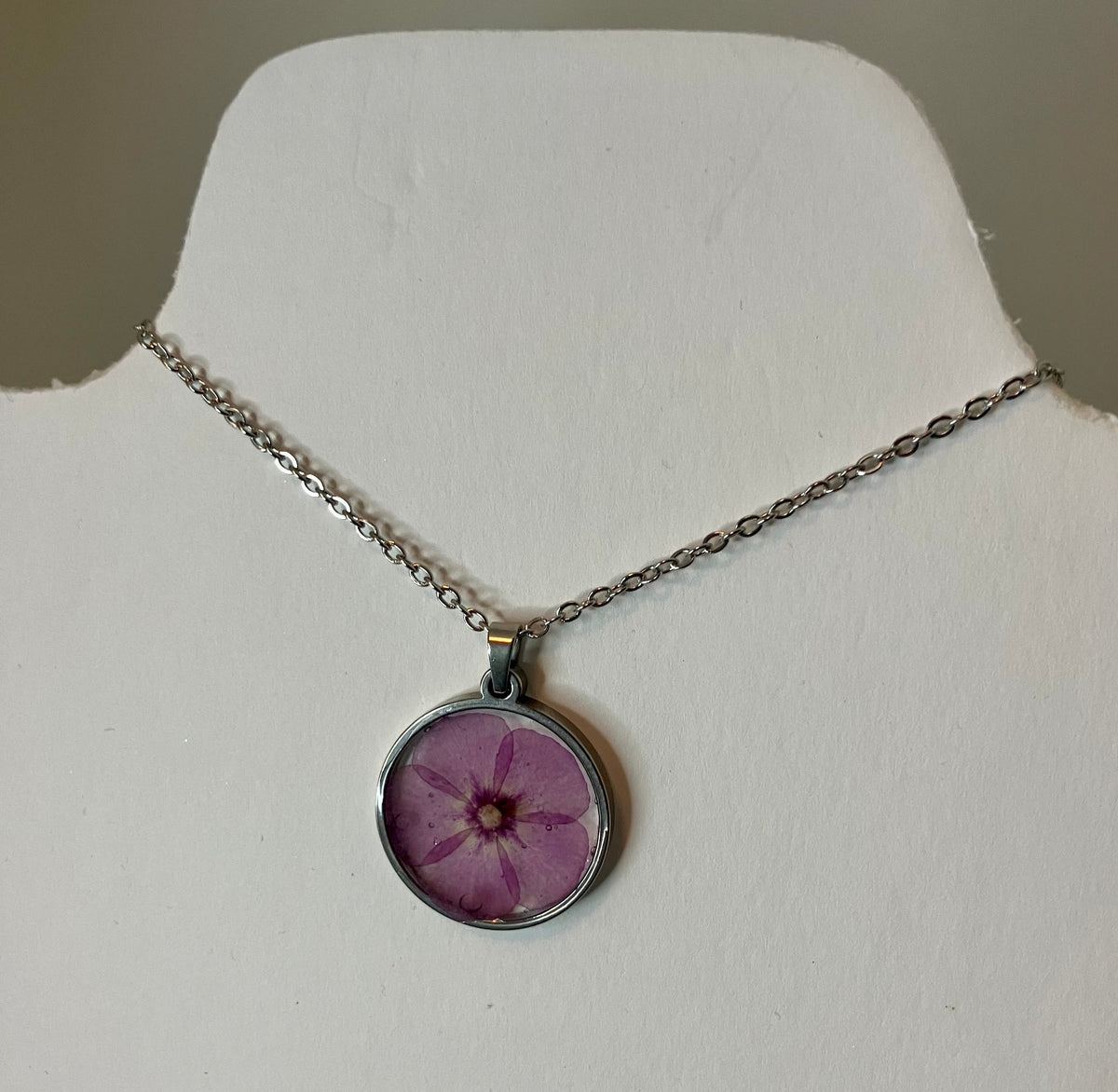 Dried Flower Resin Jewelry: Earrings & Necklaces