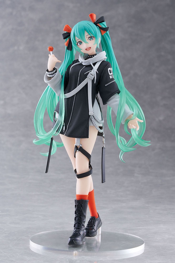Hatsune Miku Figure   Fashion Punk Ver
